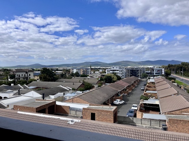 1 Bedroom Property for Sale in Table View Western Cape